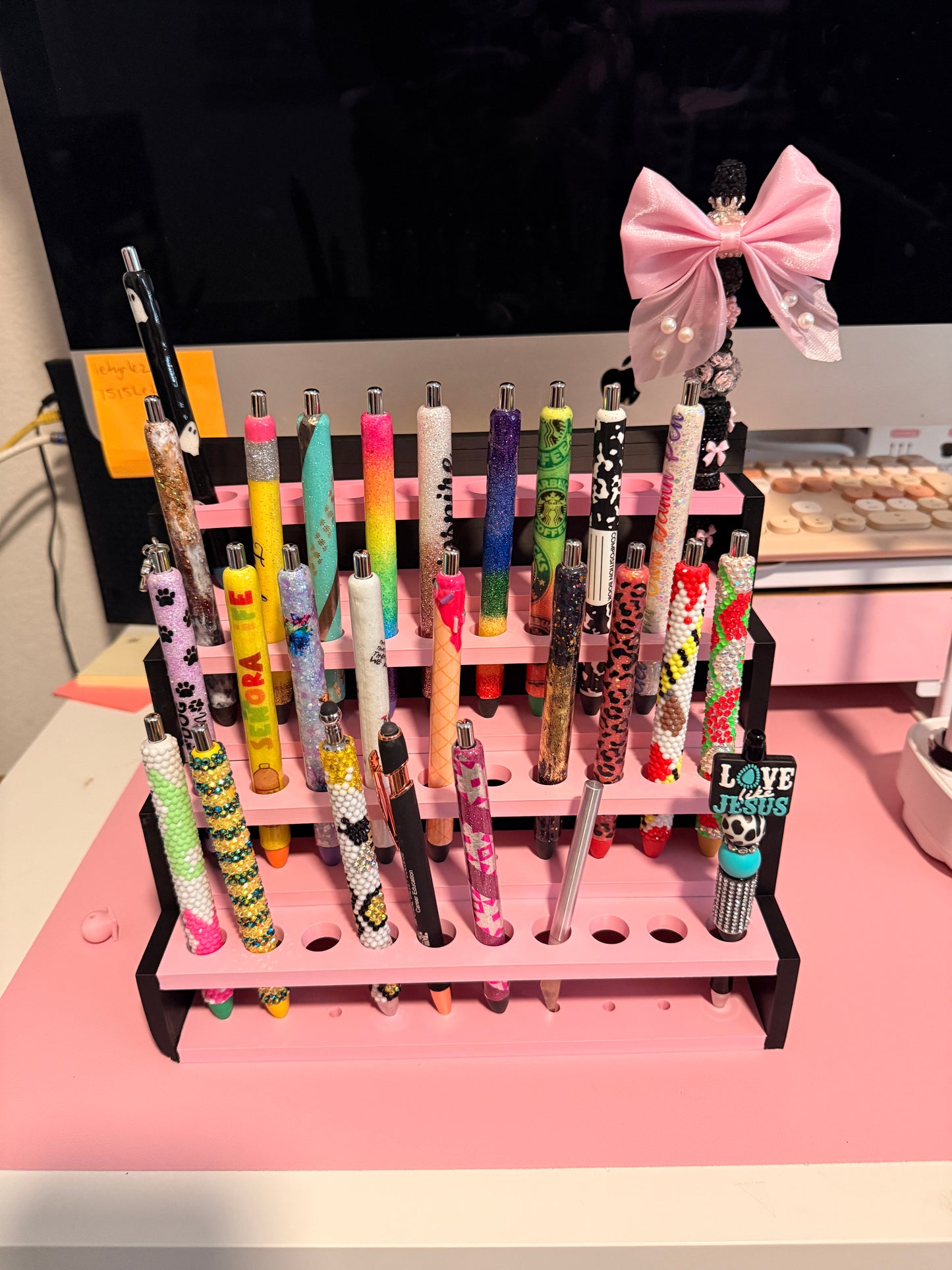 Large pen stand